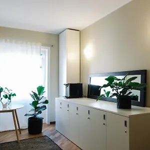 Πανσιόν Flora Inn, Scotti's House - Due Passi In Centro