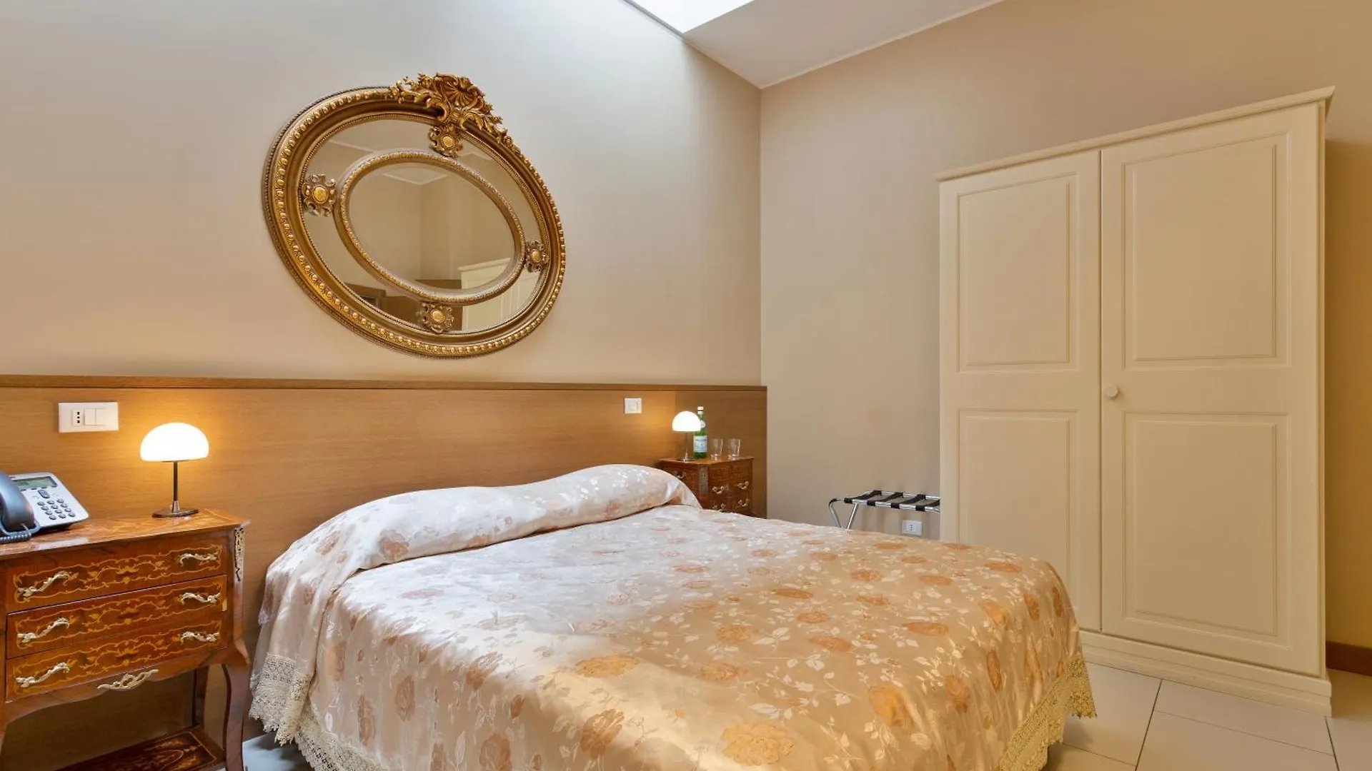 La Castellana Loft Hotel Бергамо 3*,